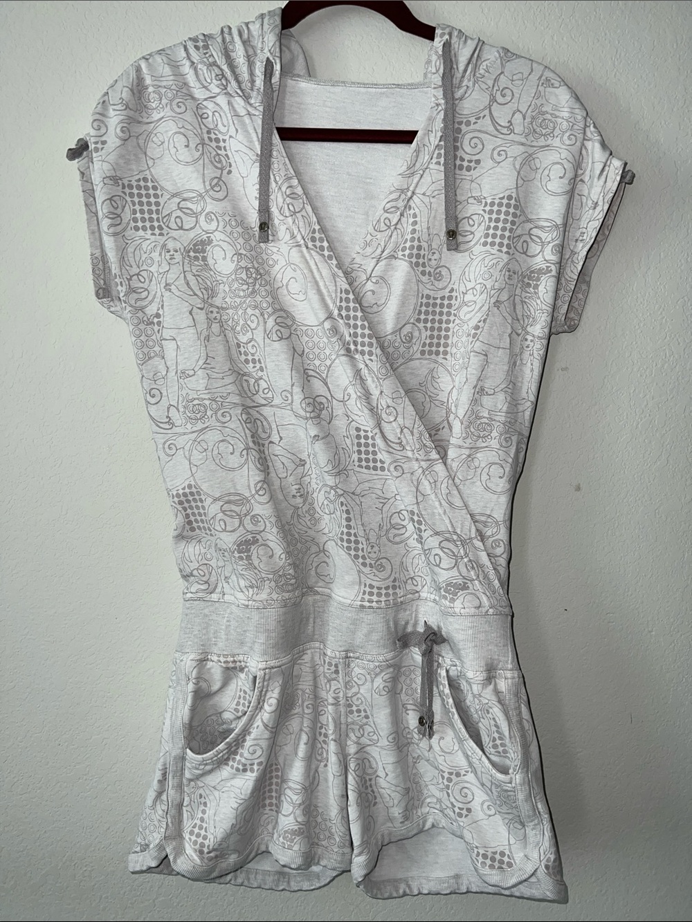 Lululemon Work it Romper Hooded Rare Size 8